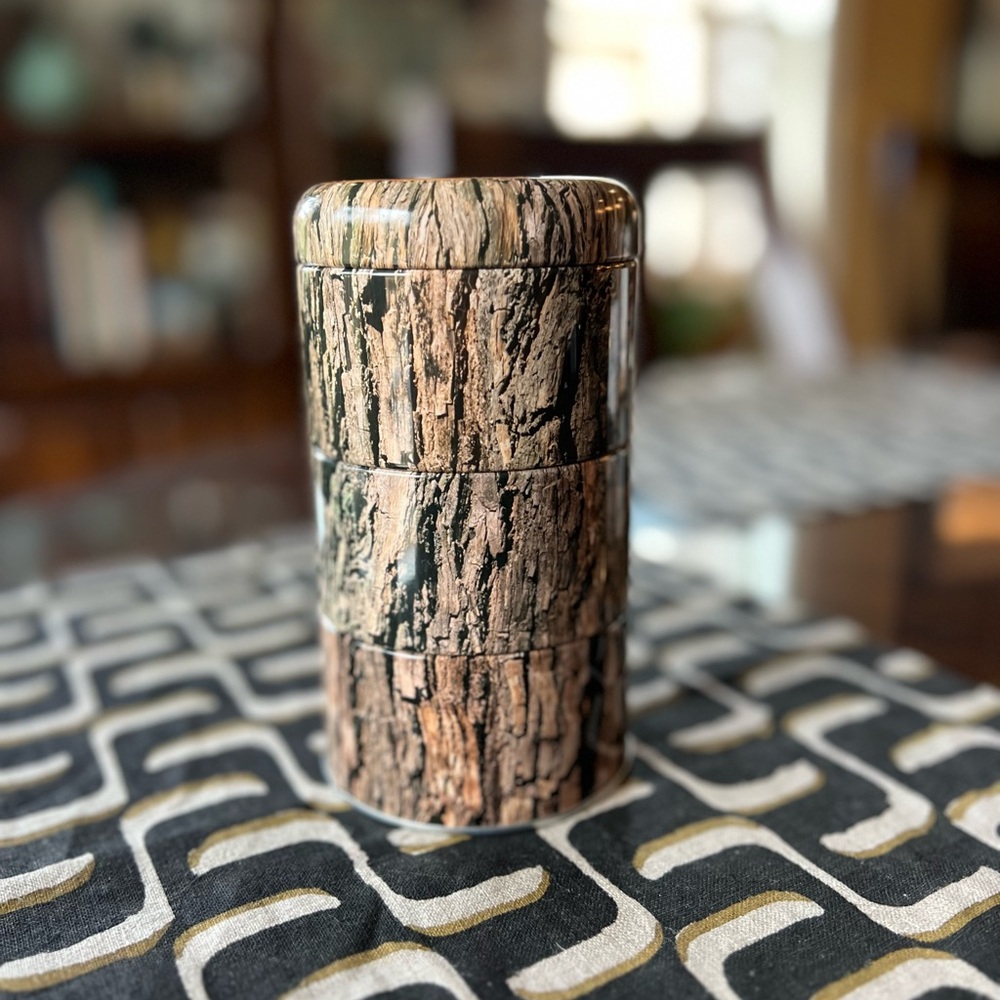 𝘒𝘪𝘬𝘬𝘦𝘳𝘭𝘢𝘯𝘥 Wood Stacking Tin - Picture 3 of 10